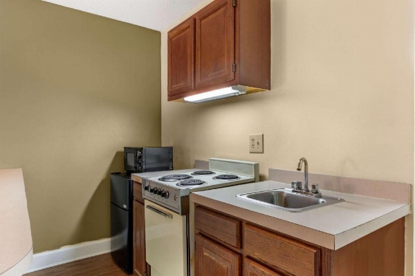 Econo Lodge Inn & Suites Lugoff image 27