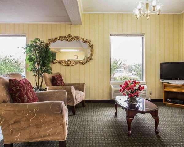 Econo Lodge Inn & Suites Lugoff Main image